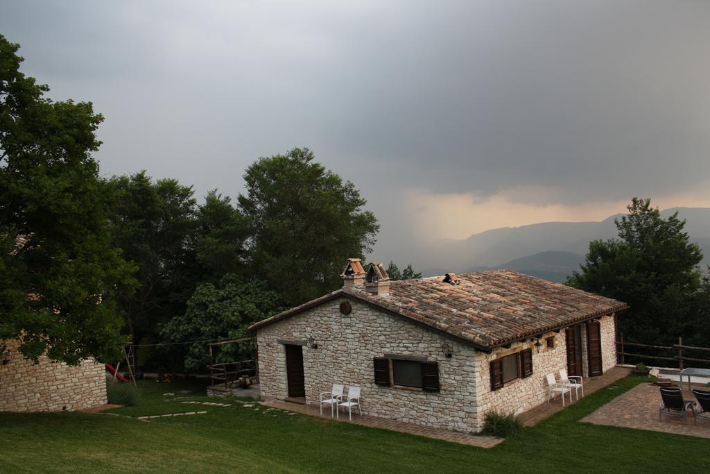 Agriturismo Valdifiori Sassoferrato Luaran gambar