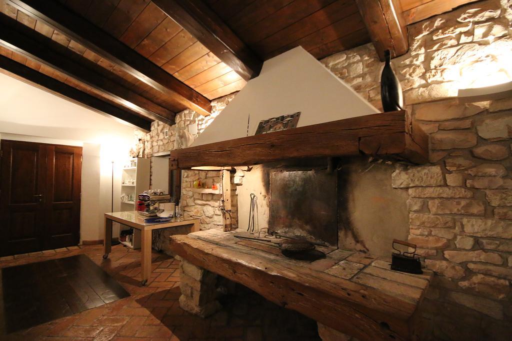 Agriturismo Valdifiori Sassoferrato Luaran gambar