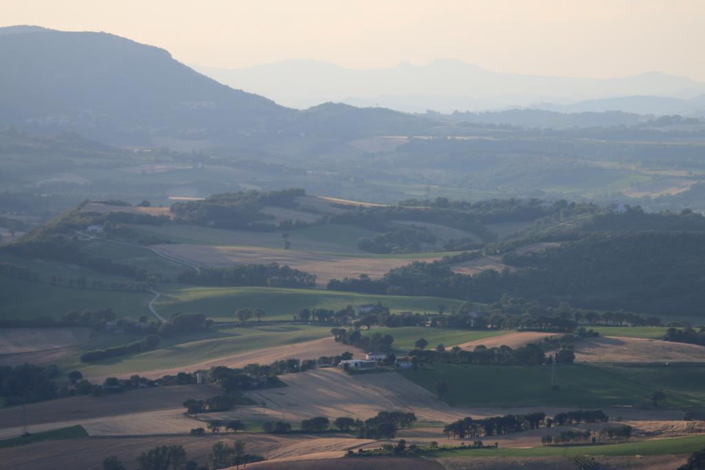 Agriturismo Valdifiori Sassoferrato Luaran gambar